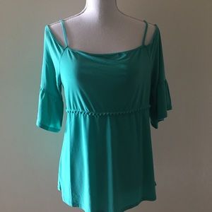 🆕 DIANA BELLE off-shoulder top 👗